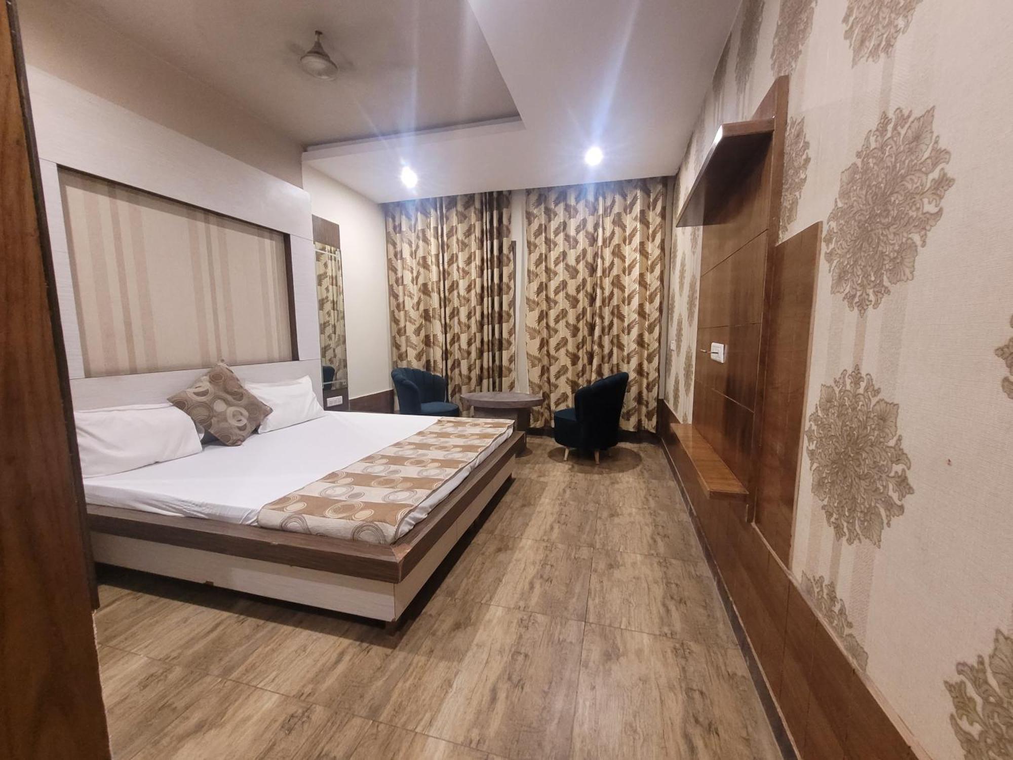The Aura Grand Hotel & Banquet - A Unit Of Sitara Kollection Hotels Rohtak Exterior photo